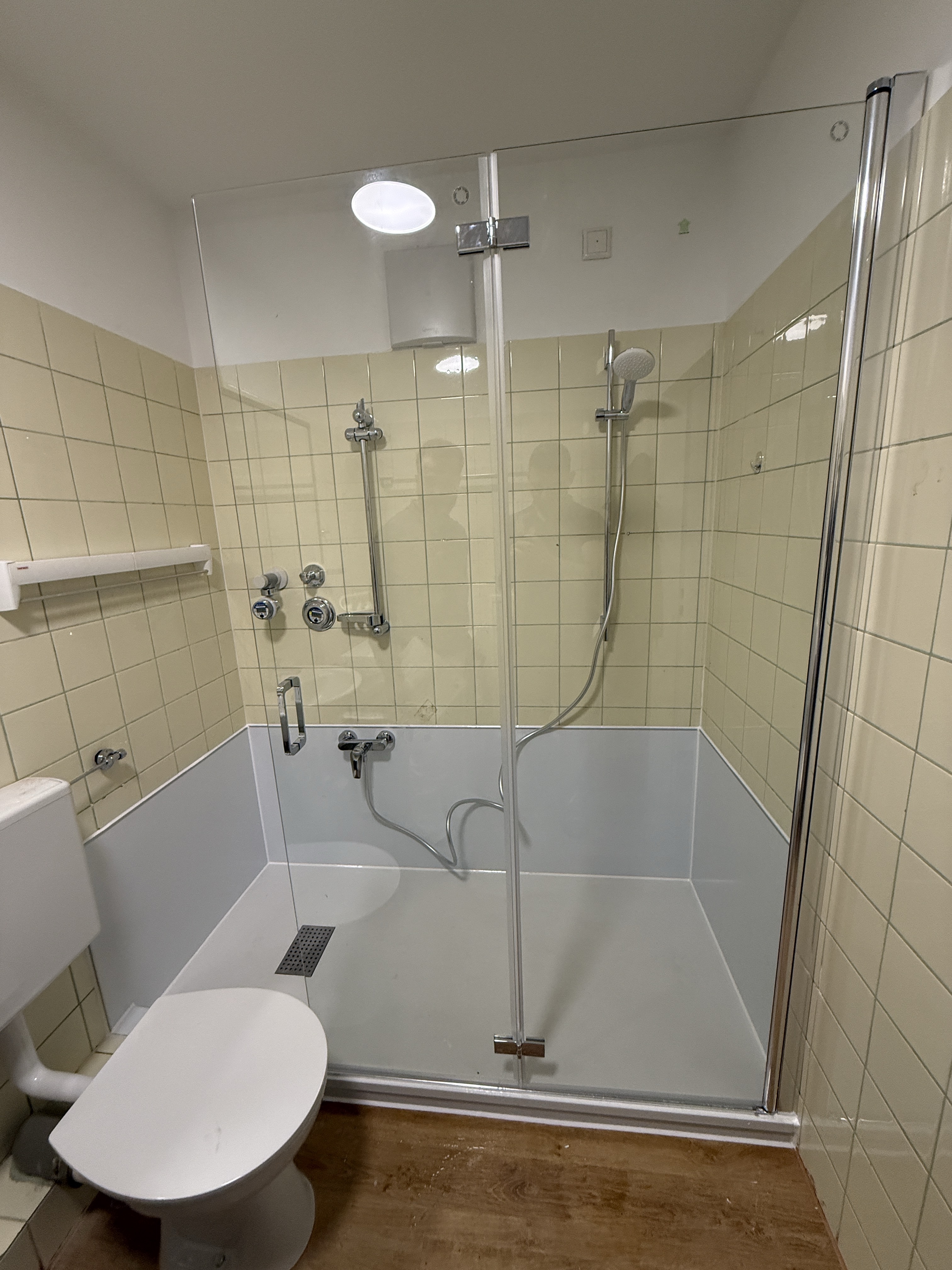 Duschumbau in kleinem Badezimmer