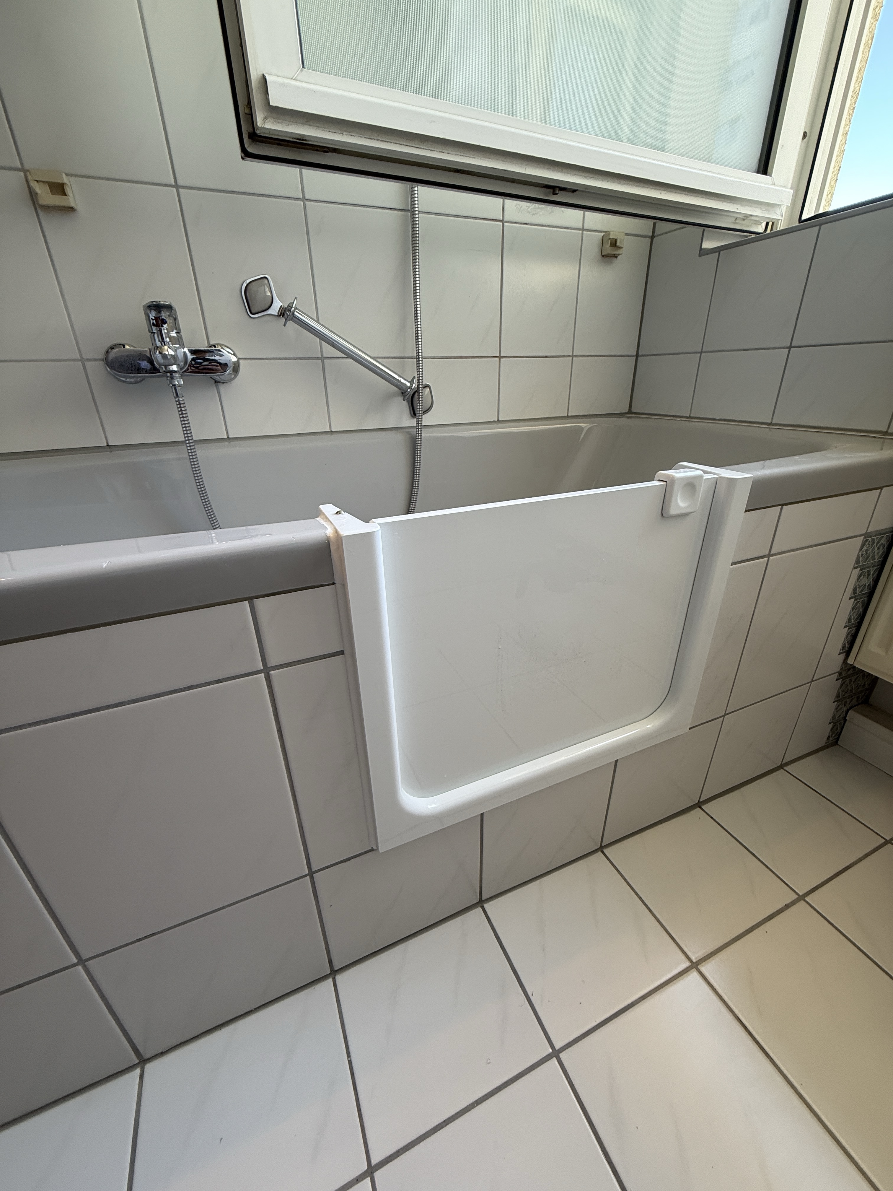 Badewannentür nachgerüstet